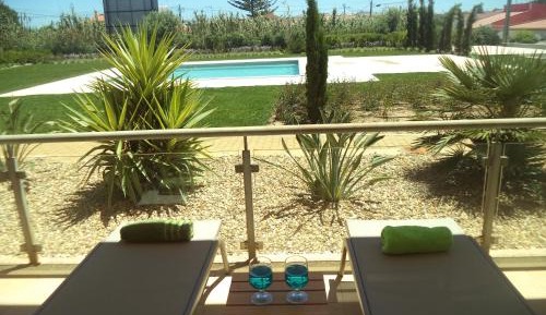 Apartment with Pool View 