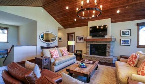 Five-Bedroom Apartment