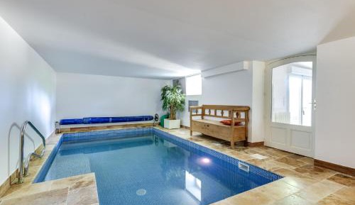 Apartment with Garden View