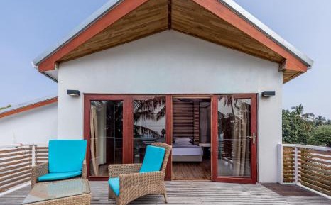 Family Room (2 Adults + 1 Child) with Sea View