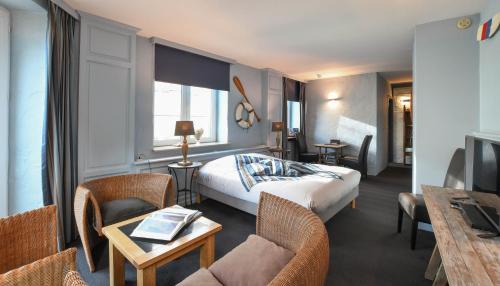 Corner Suite