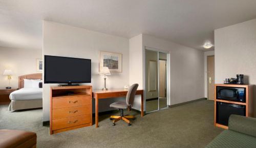 Executive King Suite - Non-Smoking