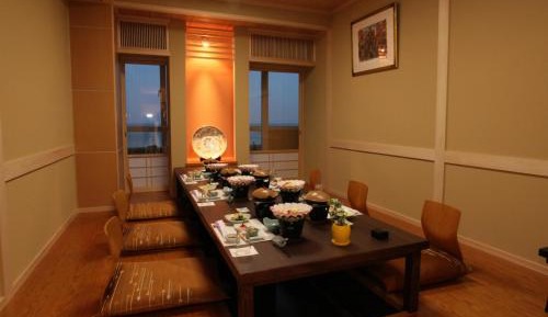 Japanese-Style Room with Seafood Kaiseki Dinner and Breakfast (Served in Private Room) - Smoking
