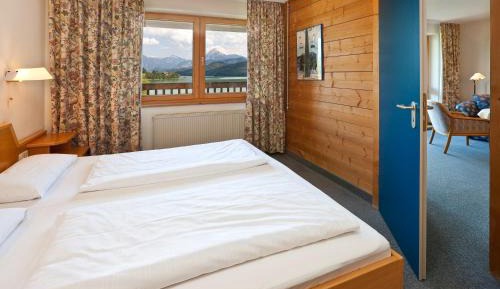 Two-Bedroom Apartment with Mountain View - South Side