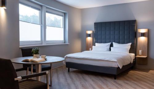 Deluxe King Suite