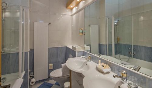 Basic Double Room with Mountain View