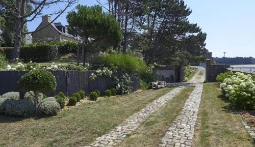 Three-Bedroom House (5 people)