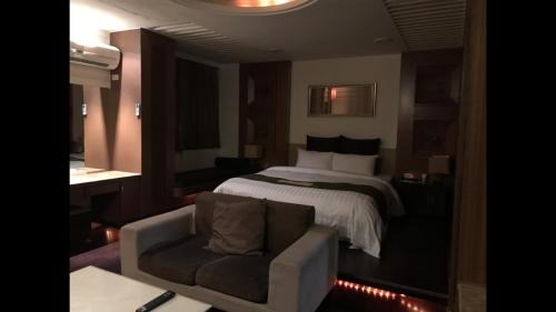 Queen Room with Spa Bath