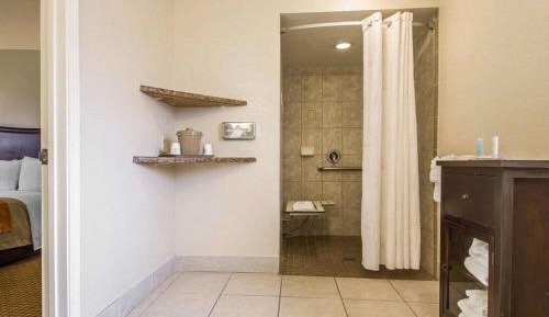 King Room - Accessible/Non-Smoking