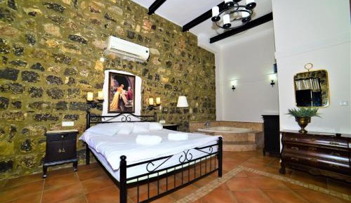King Room with Spa Bath