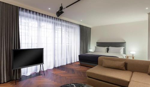 The House Premium Suite