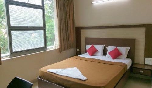 Deluxe Double Room with Air Conditioning