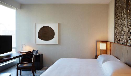 King Room with Accessible Shower - Disability Access