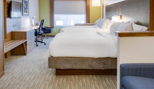 Standard Queen Room with Two Queen Beds
