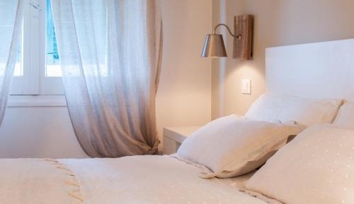 Standard Double Room with Shared Bathroom