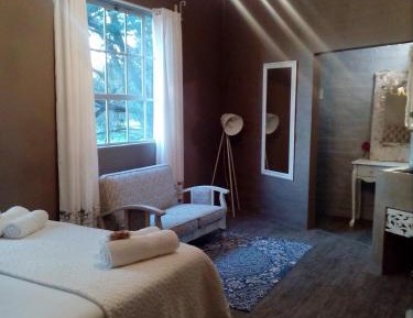 Deluxe Double Room with Shower