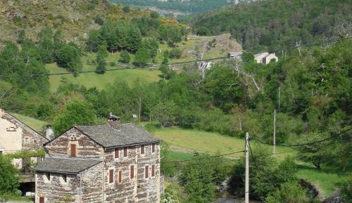Double or Twin Room with Mountain View