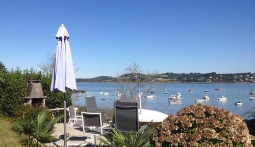 Split Level Apartment with Sea View 