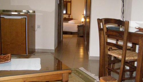 One-Bedroom Apartment with Mountain View