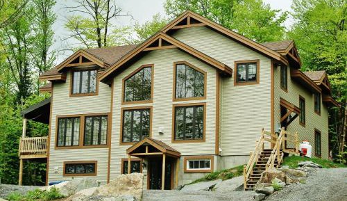 Nine-Bedroom Chalet