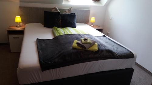Single Room with Private Bathroom
