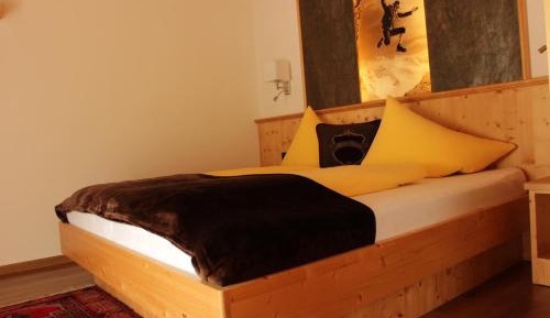 Deluxe Double or Twin Room with Mountain View