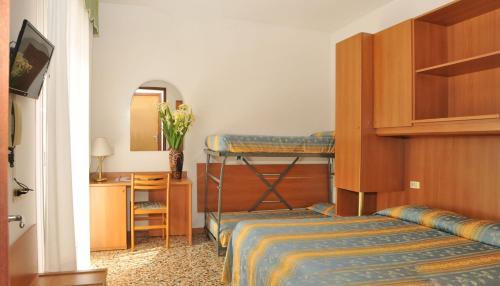Classic Quadruple Room