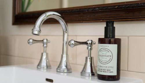 Queen Room with Garden View