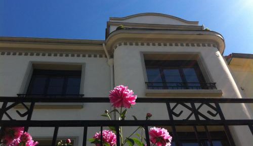 Apartment with Garden View