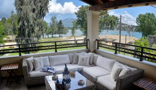Villa - Beach Front