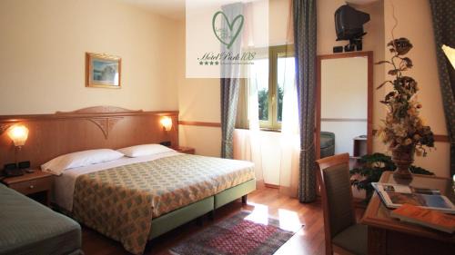 Double or Twin Room with Lake View