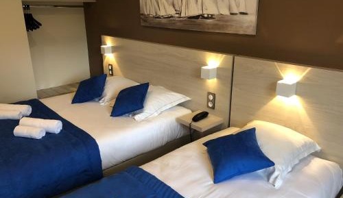 Triple Room Patio - Pool Side