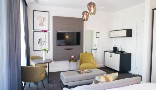 Junior Suite with Mountain View