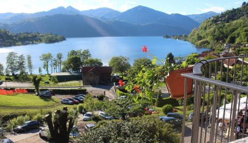 Double Room with Balcony and Lake View