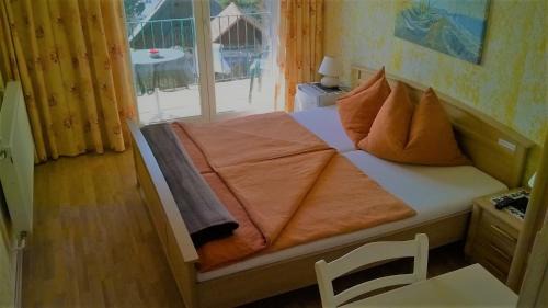 Double or Twin Room with Balcony and Lake View
