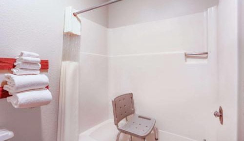 King Room - Disability Access/Non-Smoking