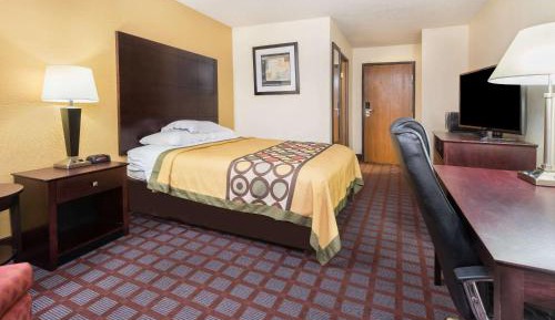 Queen Room - Non-Smoking