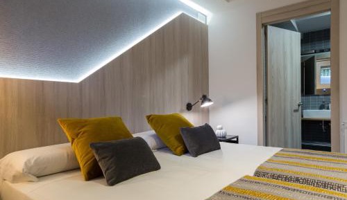 Quadruple Room with Private Bathroom