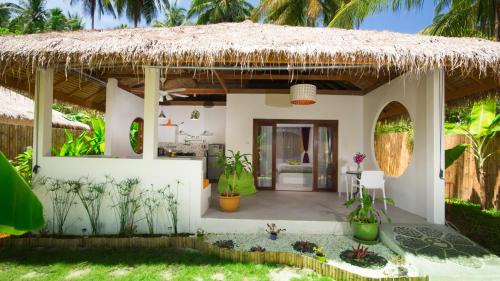 Villa with Garden View
