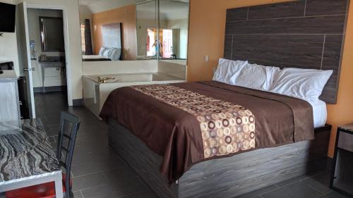 King Room with Spa Bath