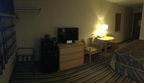 King Room - Non-Smoking