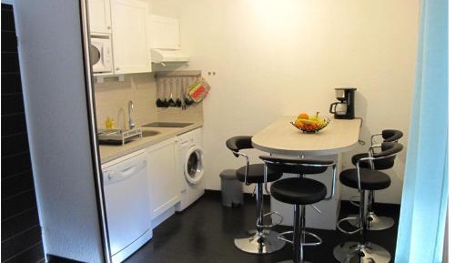 Apartment with Mountain View