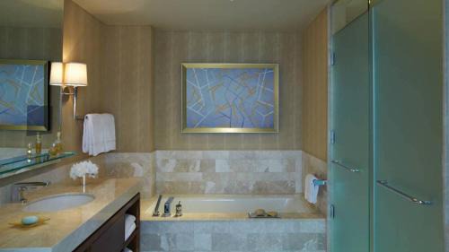 King Room with City View