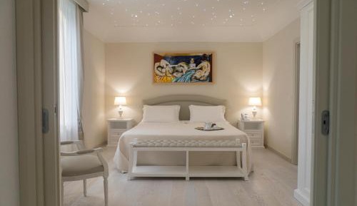 Deluxe Suite with Spa Access 
