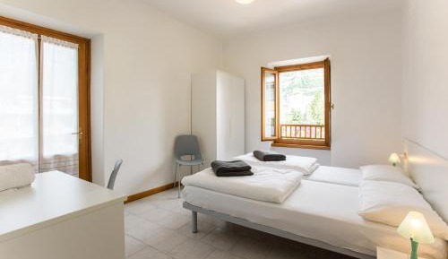 Double Room with Shared Toilet