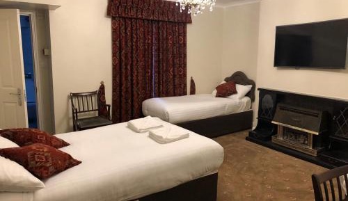 Deluxe Family Suite
