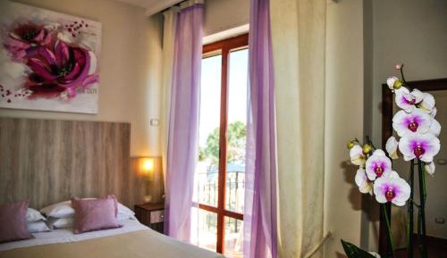 Double Room with Balcony and Sea View