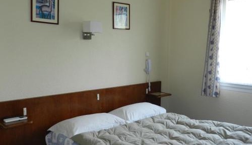 Single Room - Road Side