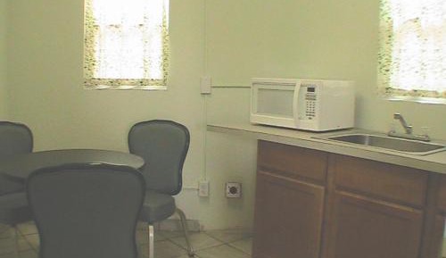 Double Queen Kitchenette