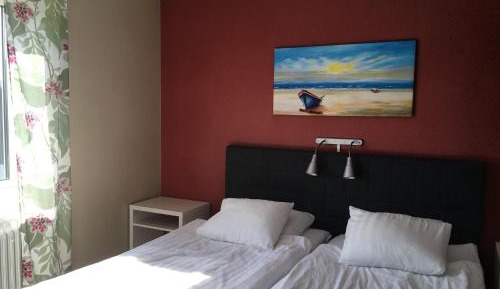 Budget Double or Twin Room with Shared Bathroom